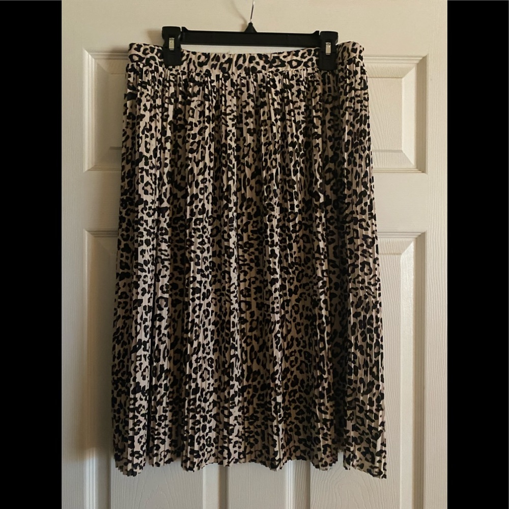 H&M Cheetah Print Skirt